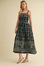 Load image into Gallery viewer, Embroidered Black Midi Dress