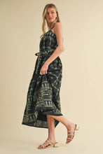 Load image into Gallery viewer, Embroidered Black Midi Dress