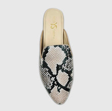 Load image into Gallery viewer, Vidi Mule in Natural Snake Leather