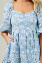 Load image into Gallery viewer, Moonflower Eyelet Evy Sweetheart Mini Dress: Light-Blue