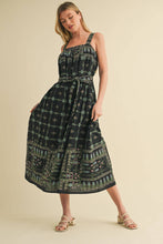 Load image into Gallery viewer, Embroidered Black Midi Dress