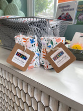 Load image into Gallery viewer, Mini Petal Peg Dolls