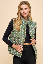 Load image into Gallery viewer, Floral Print Front Zipper Puffer Vest in Olive
