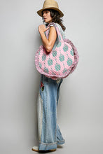 Load image into Gallery viewer, Pink &amp; Green Heart Shaped Ruffle Edge Quilted Tote Bag

