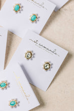 Load image into Gallery viewer, Crystal Pearl Oval Stud Earrings
