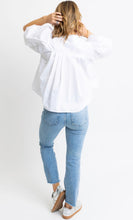 Load image into Gallery viewer, Solid White Poplin Pleat Sleeve Top
