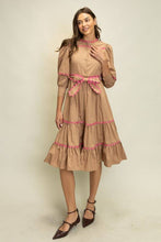 Load image into Gallery viewer, Scallop Trim Tiered Midi Dress
