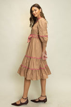 Load image into Gallery viewer, Scallop Trim Tiered Midi Dress
