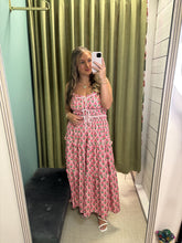 Load image into Gallery viewer, Pink Floral Print Tiered Dress with Ruched Bodice
