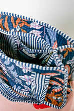 Load image into Gallery viewer, Navy Mini Quilted Fabric Cube Bag
