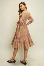 Load image into Gallery viewer, Scallop Trim Tiered Midi Dress
